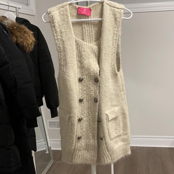 Vest - Picture 2 of 2